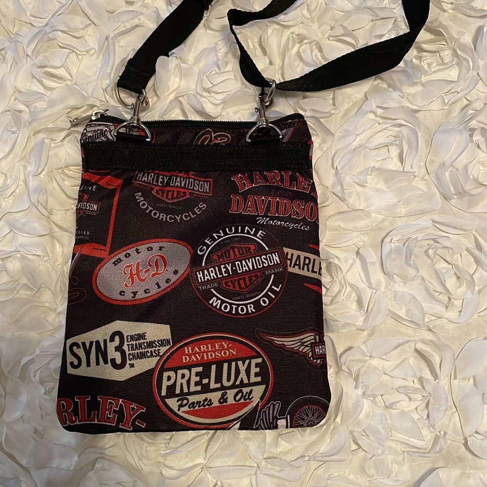 Harley Davidson woman’s rubber H-D Crossbody Sling - Picture 3 of 3